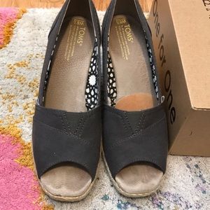 Classic Toms wedge